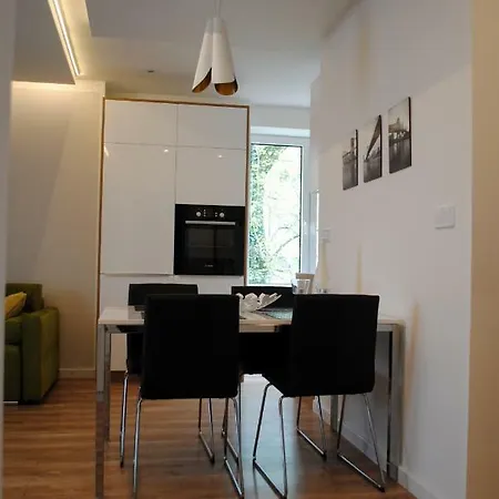 Apartament Zwycięstwa 98